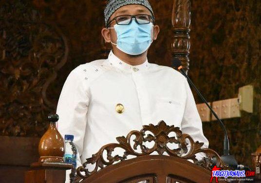 Dipadati Kalangan Masyarakat dan ASN, Hendri Septa Khatib Jumat di Masjid Baitul Jihad Pilano Jaya