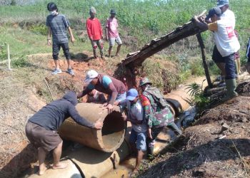 Begini Bentuk Peduli Babinsa Koramil 426-04 Banjar Agung Budidayakan Gotong Royong