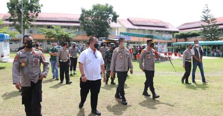 Serbuan Vaksinasi Nasional TNI-Polri di Tinjau Wakil Walikota Gunungsitoli