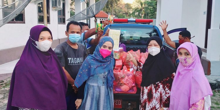 Hj Rosmala Sukirman Gerakkan Bantuan Masyarakat Terdampak PPKM melalui GOW