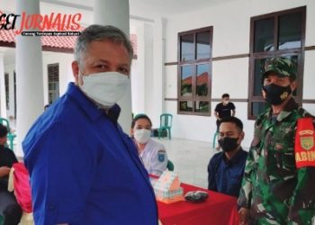 Berikan Rasa Aman kepada Masyarakat, Babinsa Koramil 431-02/Muntok Pantau Vaksin Tahap II