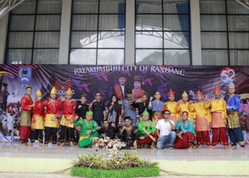Penampilan Randai Sanggar Palimo Gaga Pada Festival Randai di Bagodang Payakumbuh Fair 2022.